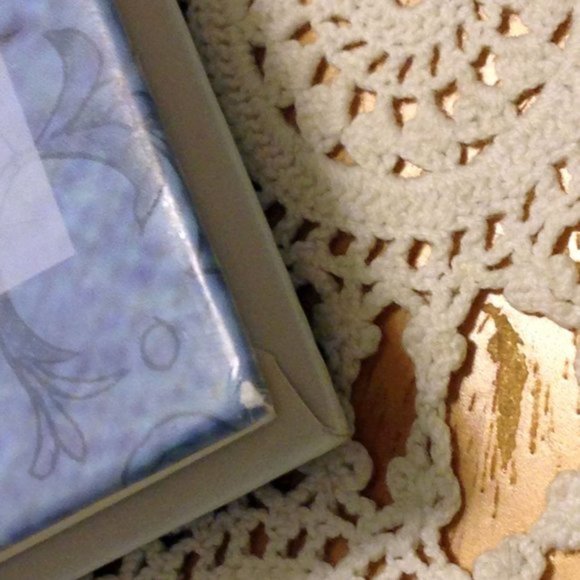 Large Print Amish Inspirational Fiction, An Amish Christmas - Picture 6 of 8